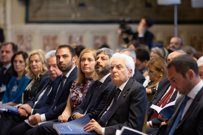 Il Presidente Roberto Fico con il Presidente della Repubblica Sergio Mattarella durante la presentazione della Relazione annuale dell'Autorità garante per l'infanzia e l'adolescenza