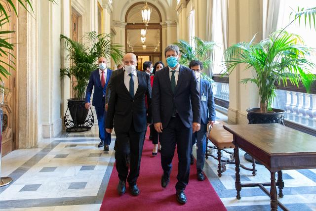 Il Presidente della Camera dei deputati, Roberto Fico, con il Presidente Presidente della Camera dei Rappresentanti della Libia, Aghila Saleh Issa