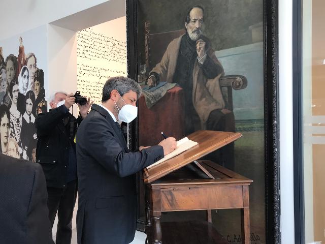 Il Presidente Roberto Fico durante l'apertura delle celebrazioni per il 150° anniversario della morte di Giuseppe Mazzini, presso la Domus Mazziniana di Pisa