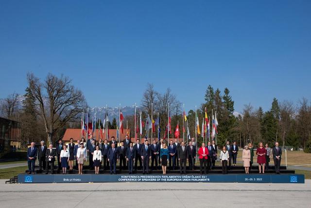 I partecipanti alla Conferenza dei Presidenti del Parlamenti dell'Unione Europea che si è tenuta a Brdo pri Kranju (Slovenia)