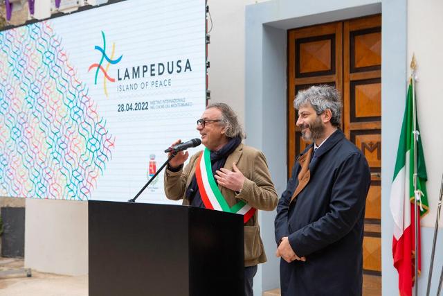 Lampedusa, Sagrato del Santuario della Madonna di Porto Salvo - Partecipazione all'incontro 'Il percorso per la pace di Lampedusa: un possibile nuovo scenario del Mediterraneo per il mondo', nell'ambito del Forum Internazionale per la Pace