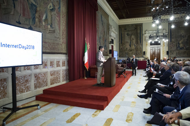 La Sala della Regina di Palazzo Montecitorio ha ospitato la terza edizione dell'Italian Internet Day promosso da Agi Agenzia Italia e la presentazione della ricerca Agi/Censis 'Opportunità paure diritti: il nuovo rapporto tra internet e gli italiani'