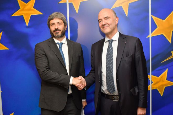 Il Presidente della Camera dei deputati Roberto Fico con il Commissario europeo per gli affari economici e monetari Pierre Moscovici