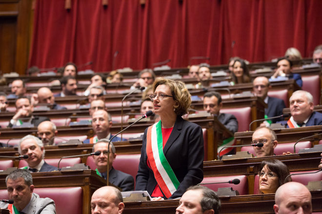 L'intervento di Manuela Sangiorgi Sindaca di Imola (BO) in occasione dell'incontro con i sindaci italiani sul tema 'Lo Stato dei beni Comuni'