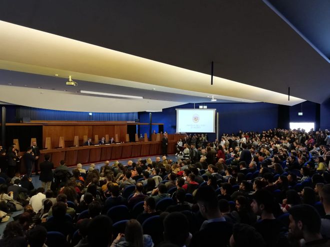 L'Aula Magna dell'Università degli Studi di Salerno ha ospitato il convegno 'Giovani fiducia e istituzioni. L'università come luogo di partecipazione attiva'