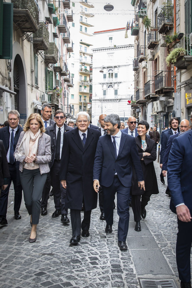 Il Presidente della Camera dei deputati Roberto Fico con il Presidente della Repubblica italiana Sergio Mattarella in un momento della visita al Rione Sanità