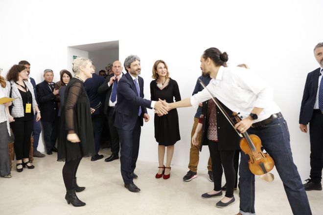 Un momento della visita del Presidente Roberto Fico al Museo d'arte contemporanea Donnaregina di Napoli