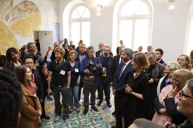 Un momento della visita del Presidente Roberto Fico al Museo d'arte contemporanea Donnaregina di Napoli