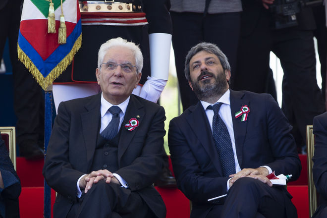 Il Presidente Roberto Fico con il Presidente della Repubblica Sergio Mattarella durante la Rivista Militare in occasione della Festa della Repubblica