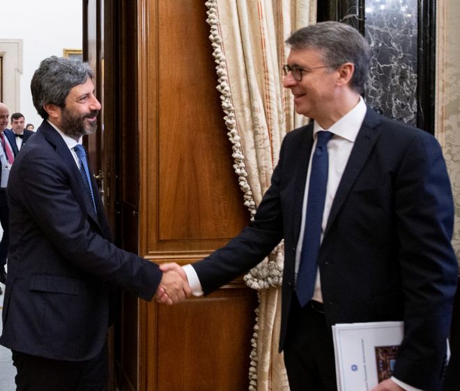 Il Presidente Roberto Fico con il Presidente dell'Autorità nazionale anticorruzione Raffaele Cantone in occasione della presentazione della relazione sull'attività svolta nell'anno 2018