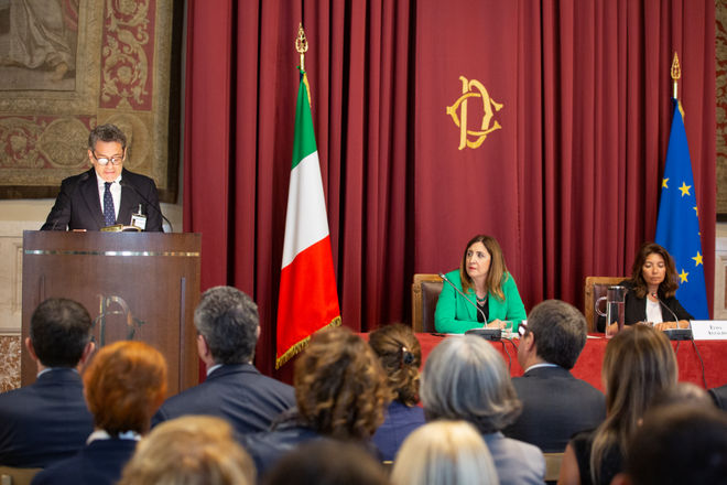 L'attore Massimo Poggio legge un brano di Gianni Rodari in occasione della presentazione della Relazione annuale dell'Autorità garante per l'infanzia e l'adolescenza