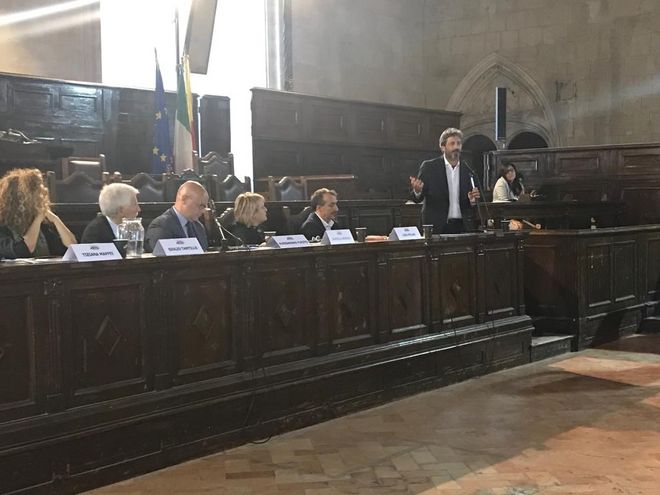 Il Presidente della Camera dei deputati Roberto Fico in un momento della sua partecipazione al seminario 'Beni comuni e ruolo delle Assemblee elettive'
