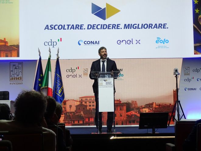 Il Presidente Roberto Fico durante il suo intervento in occasione della XXXVI Assemblea Annuale dell'ANCI (Associazione Nazionale Comuni Italiani)