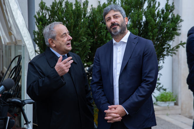 Il Presidente Roberto Fico con il Sindaco di Matera Raffaello Giulio De Ruggieri durante la visita alla città