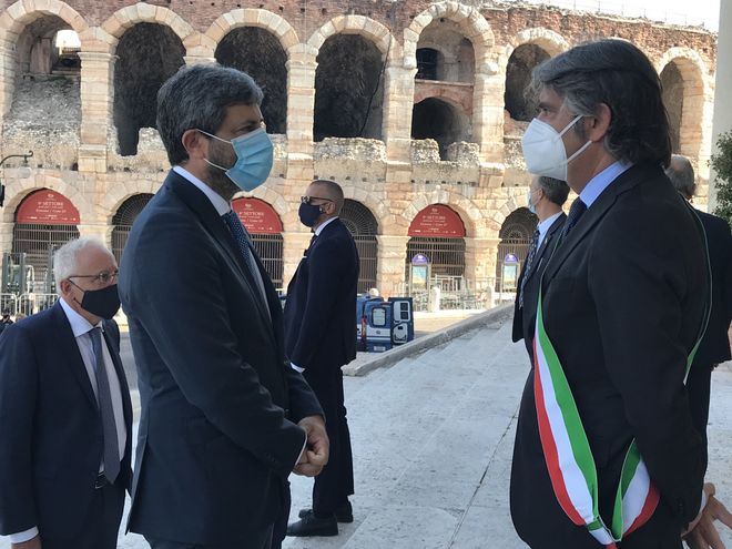 Il Presidente della Camera dei deputati Roberto Fico con il Sindaco di Verona Federico Sboarina