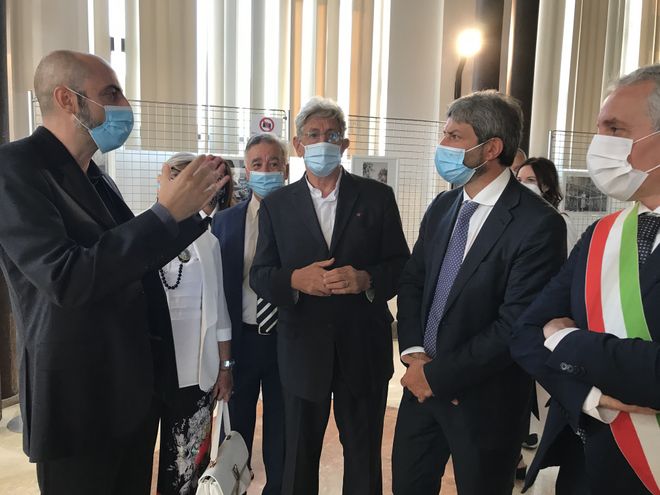Un momento della visita del Presidente Roberto Fico alla mostra 'Un sogno fatto in Sicilia' per l'apertura delle celebrazioni del centenario della nascita di Leonardo Sciascia
