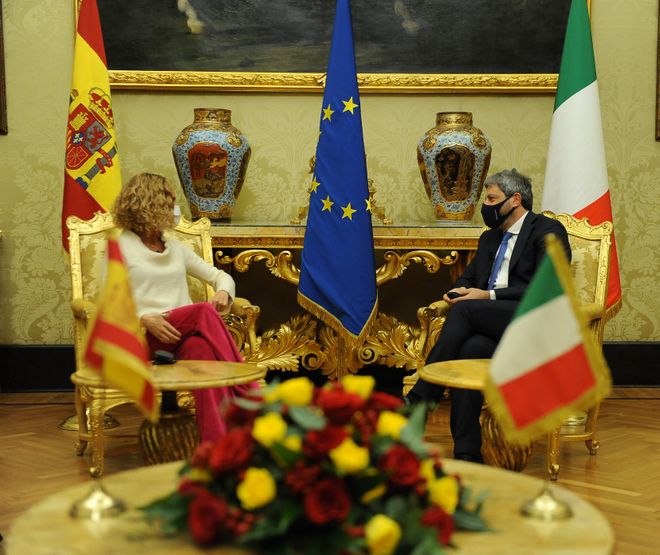 Il Presidente della Camera dei deputati Roberto Fico con il Presidente del Congresso dei deputati spagnola Meritxell Batet