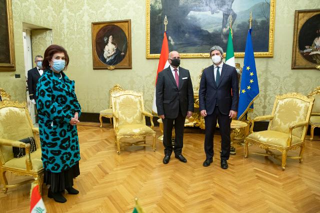 Il Presidente della Camera dei deputati, Roberto Fico, con il Vice Primo Ministro e Ministro degli Esteri iracheno, Fouad Hussein, e l'Ambasciatore della Repubblica dell'Iraq in Italia, Safia Taleb Al-Souhail