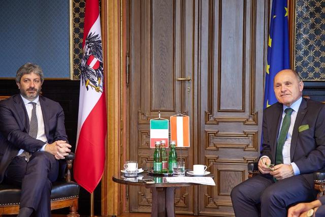 Il Presidente della Camera dei deputati, Roberto Fico, a colloquio con il Presidente del Nationalrat austriaco, Wofgang Sobotka