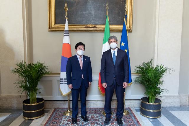 Il Presidente Roberto Fico con il Presidente dell'Assemblea Nazionale della Repubblica di Corea, Park Byeong-Seug