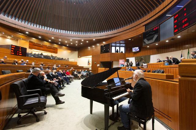 L'Aula del Consiglio regionale della Sardegna ha ospitato la cerimonia per il 150° anniversario della nascita di Grazia Deledda
