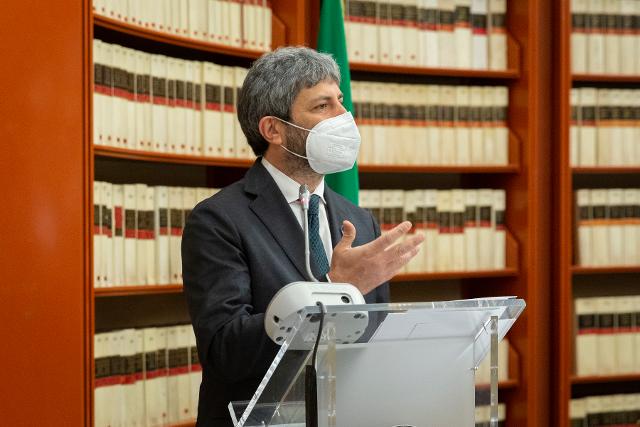 Il Presidente della Camera dei deputati, Roberto Fico, durante il suo intervento in occasione del convegno in occasione della Giornata mondiale dei diritti dei consumatori