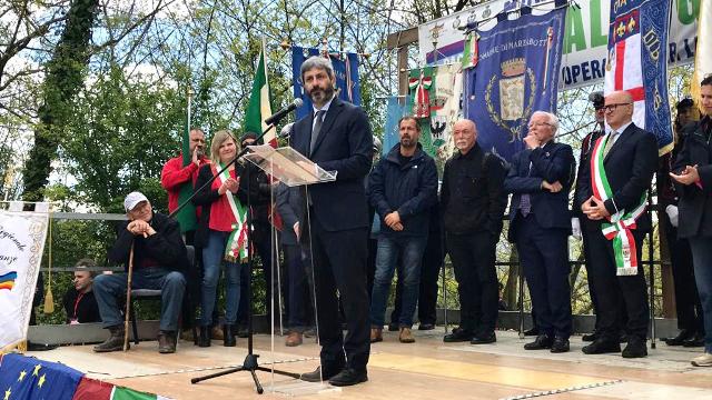 Il Presidente della Camera dei deputati, Roberto Fico, a Marzabotto durante il suo intervento alla Cerimonia in occasione del 77° Anniversario della Liberazione