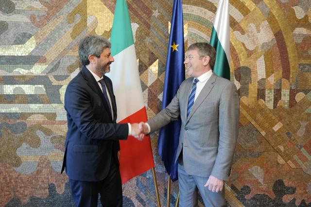 Il Presidente della Camera dei deputati, Roberto Fico, con il Vice Ministro degli Affari Esteri della Repubblica di Bulgaria, Vasil Georgiev