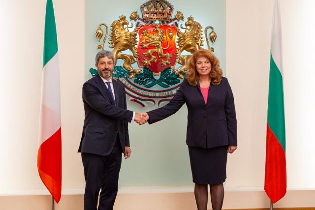 Il Presidente della Camera dei deputati, Roberto Fico, con la Vice Presidente della Repubblica di Bulgaria, Iliana Iotova