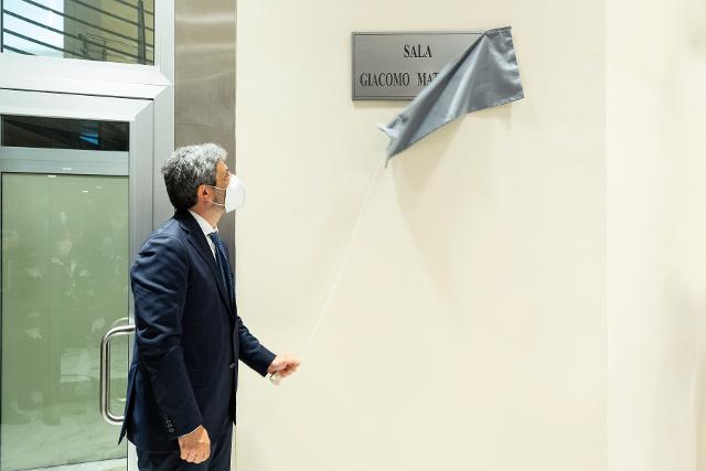 Il Presidente Roberto Fico scopre la targa di intitolazione della Sala Conferenze di Palazzo Theodoli a Giacomo Matteotti