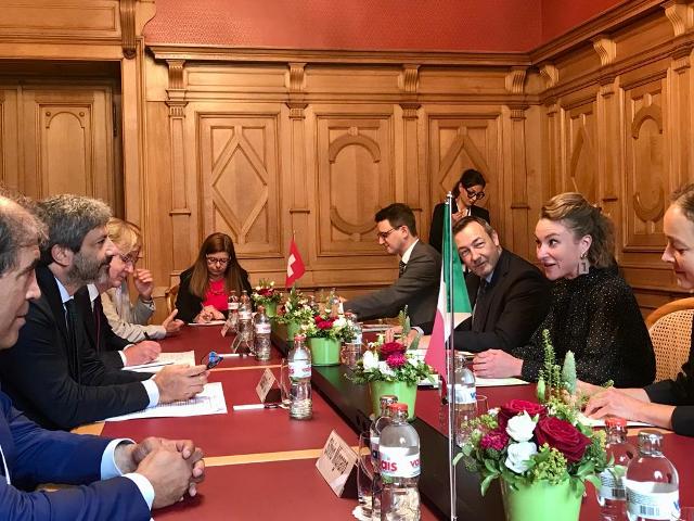 Il Presidente Roberto Fico in un momento dell'incontro con la Presidente del Consiglio Nazionale svizzero, Irène Kälin