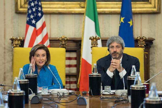 Il Presidente della Camera dei deputati, Roberto Fico, con la Speaker della Camera dei Rappresentanti degli Stati Uniti d'America, Nancy Pelosi