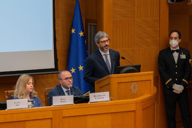 Il Presidente della Camera dei deputati, Roberto Fico, durante il suo intervento in occasione della presentazione della Relazione annuale 2022 dell'Autorità per le garanzie nelle comunicazioni